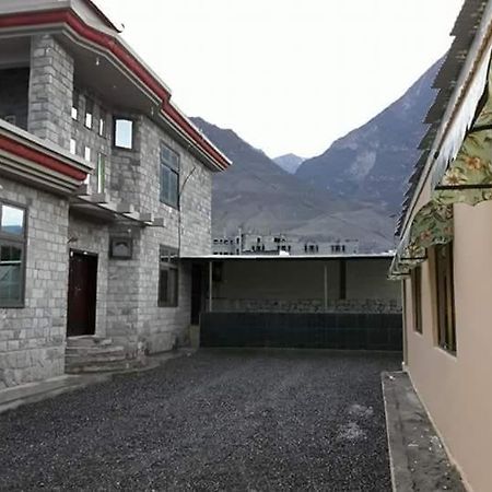 Gilgit Deosai Executive Guest House ภายนอก รูปภาพ