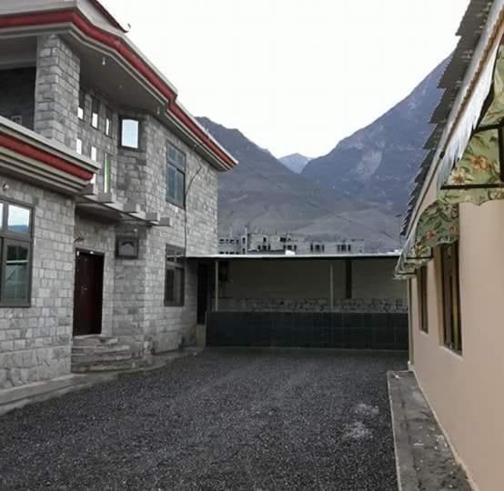 Gilgit Deosai Executive Guest House ภายนอก รูปภาพ